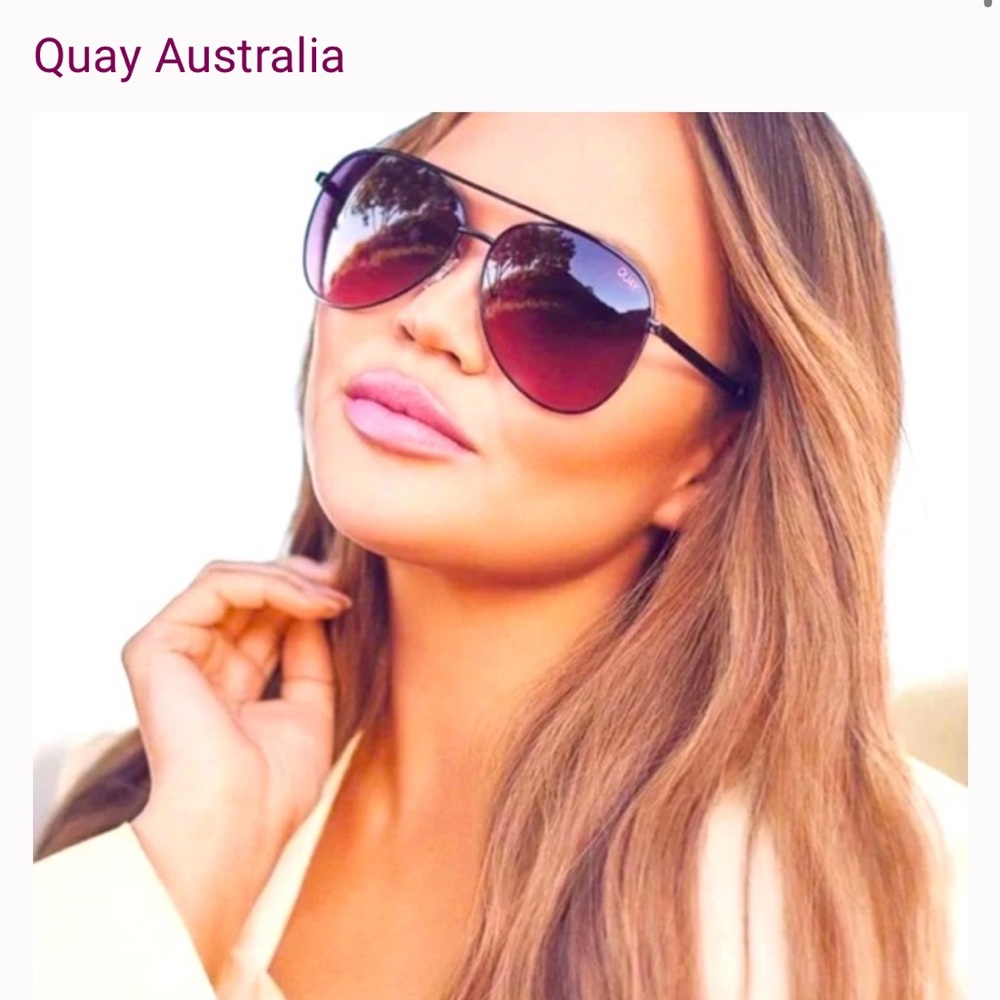 Quay Vivienne Aviator Sunnies Black and Purple